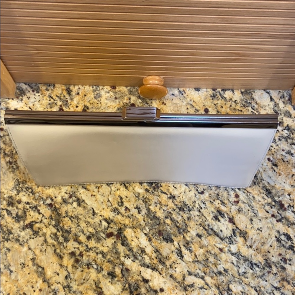 Gruppo Italiano a cream & teal clutch Guc 10” x 6” - Picture 2 of 14